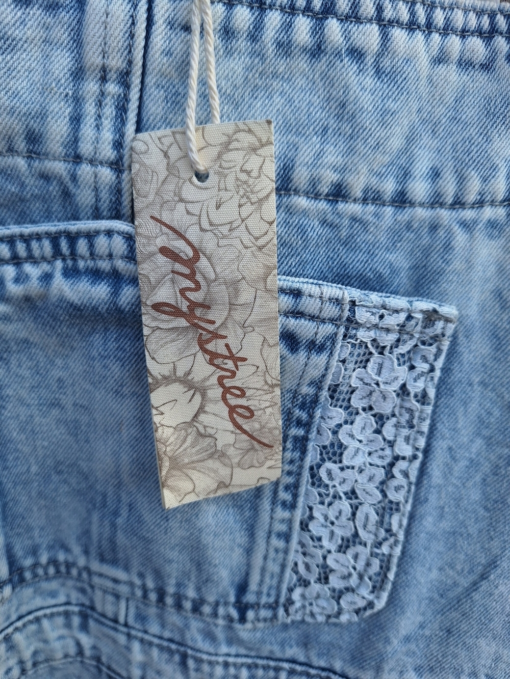 easel Light Blue Denim Lace-Appliqué Overall Dress Size Large - Picture 7 of 8